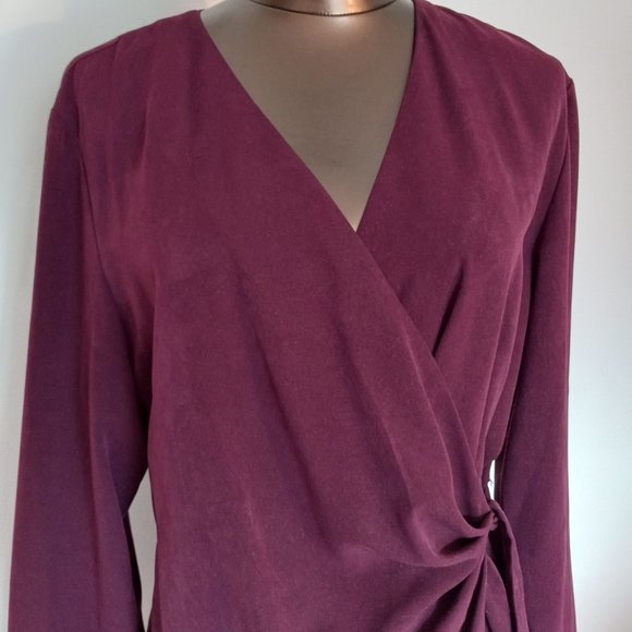 Vintage burgundy v-neck knee-length wrap dress - Picture 9 of 14